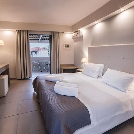 לגאנאס Pierros Hotel מראה חיצוני תמונה