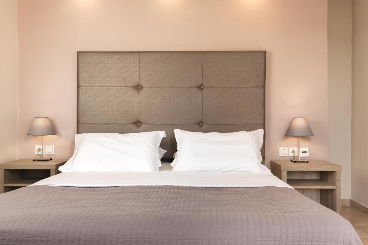 לגאנאס Pierros Hotel מראה חיצוני תמונה